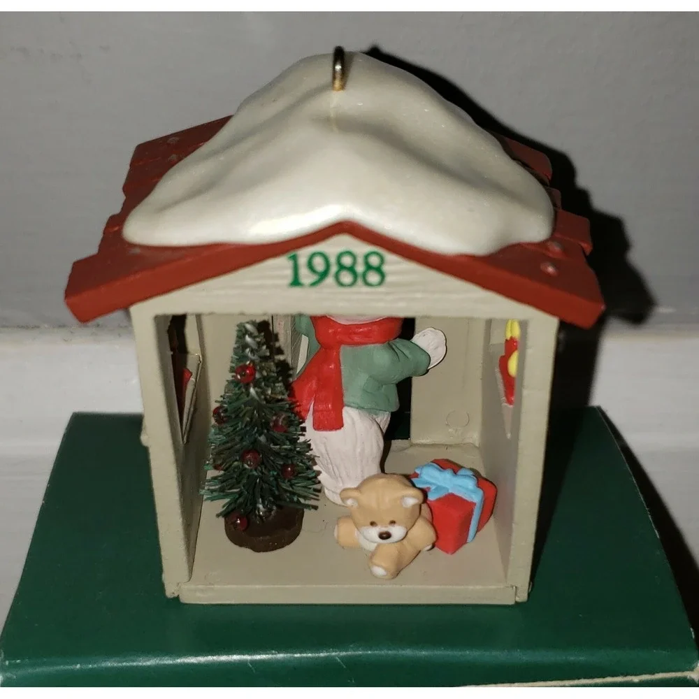 HALLMARK Keepsake Ornament COLLECTOR'S CLUB - 1988 OUR CLUBHOUSE